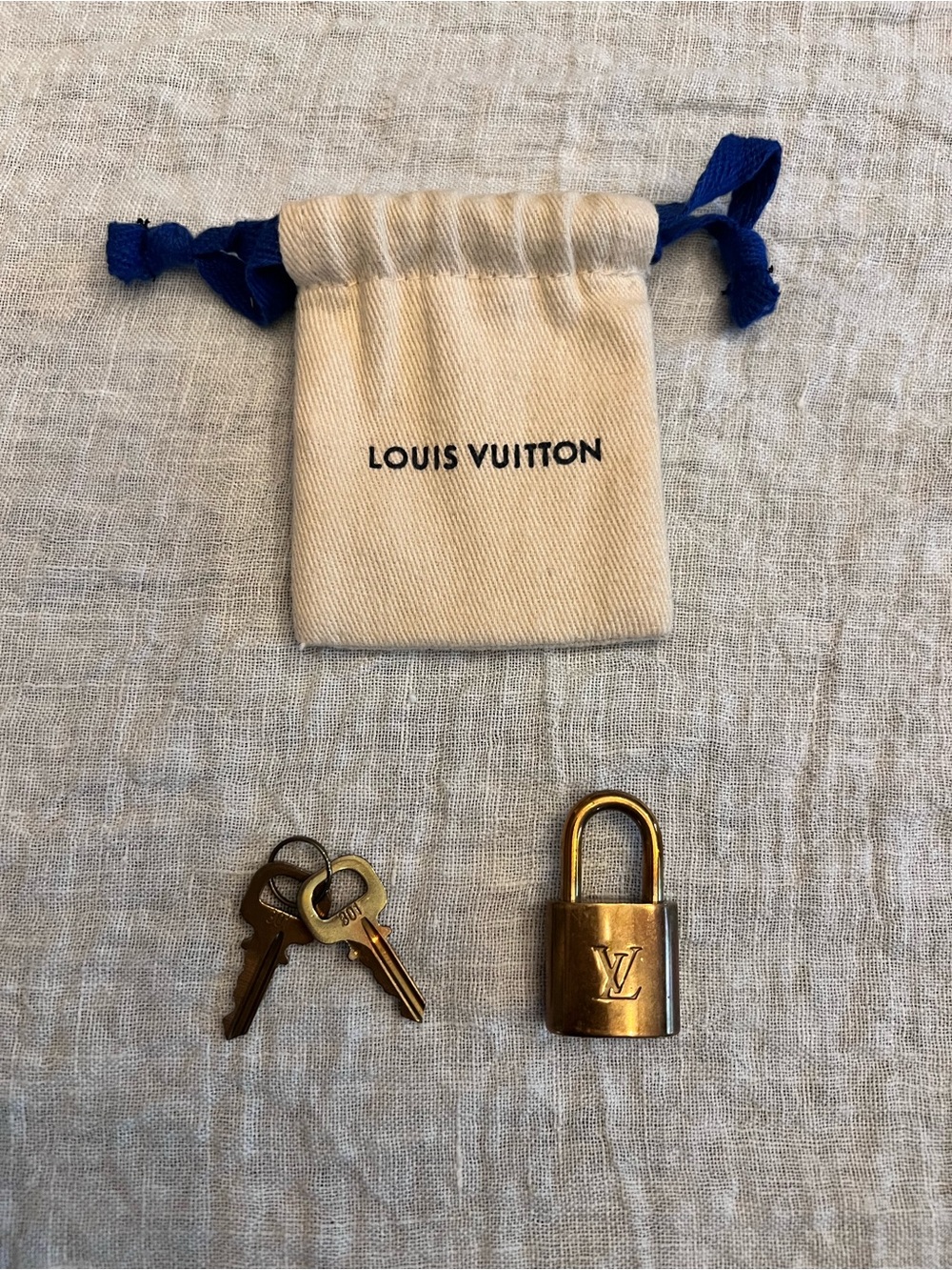 Louis Vuitton Keys and Lock w/ Pouch